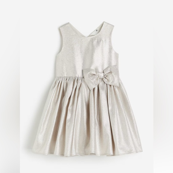 Bow Detail Dress- 4T -NWT. Perfect for any occasion . - Picture 1 of 3